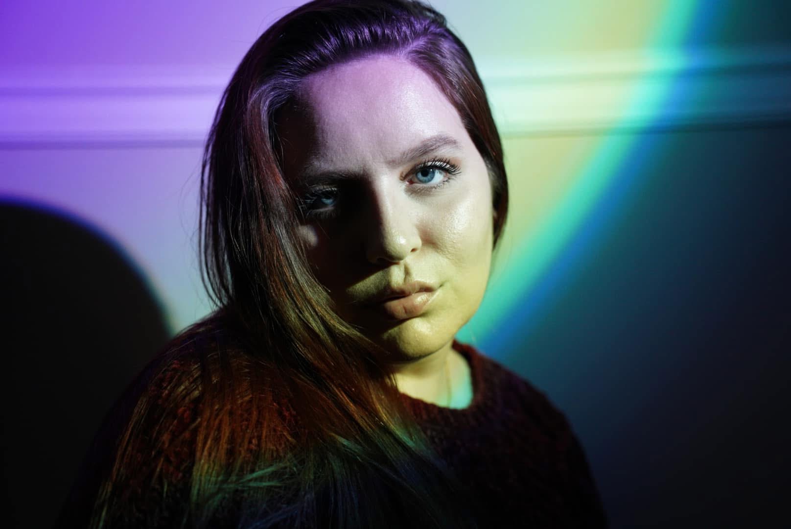 Gradient light fixture headshot